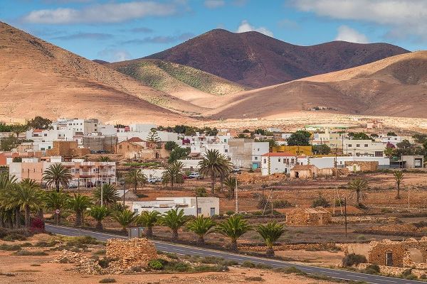 Canary Islands-Fuerteventura Island-Toto-desert village view